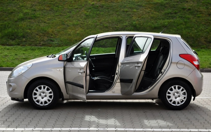 Hyundai i20 cena 14999 przebieg: 150000, rok produkcji 2010 z Gdańsk małe 781